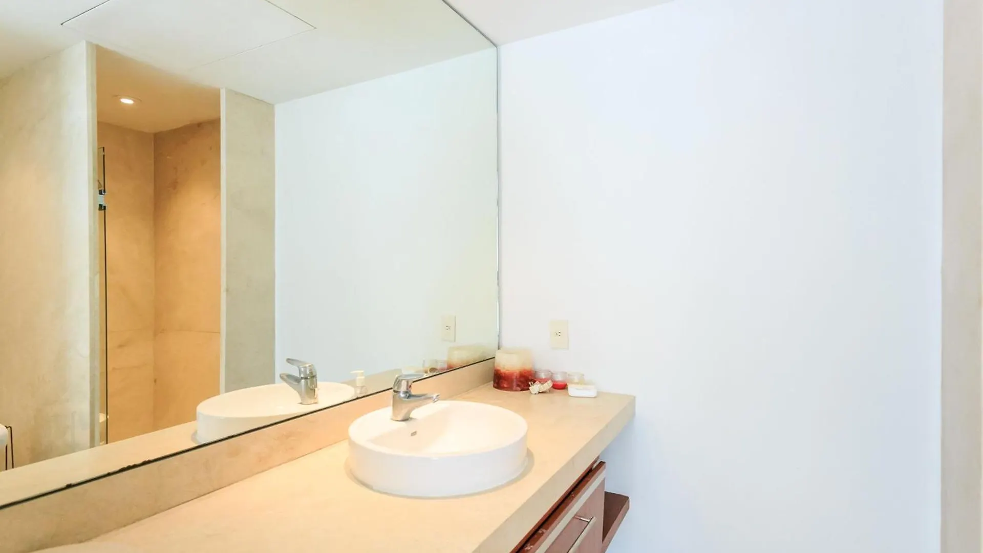 Spacious Magia Condo Steps To The Beach & 5Th Ave Playa del Carmen Apartamento