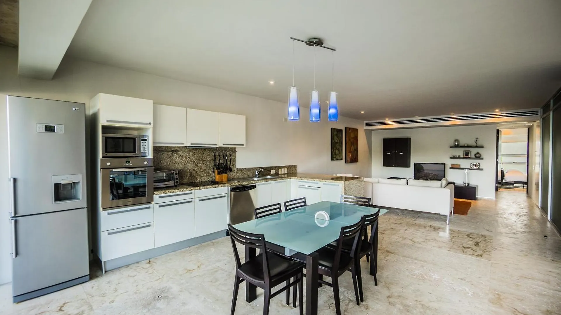 Spacious Magia Condo Steps To The Beach & 5Th Ave Playa del Carmen México